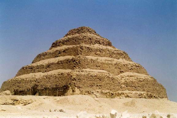 印和闐設計的第一座階梯金字塔