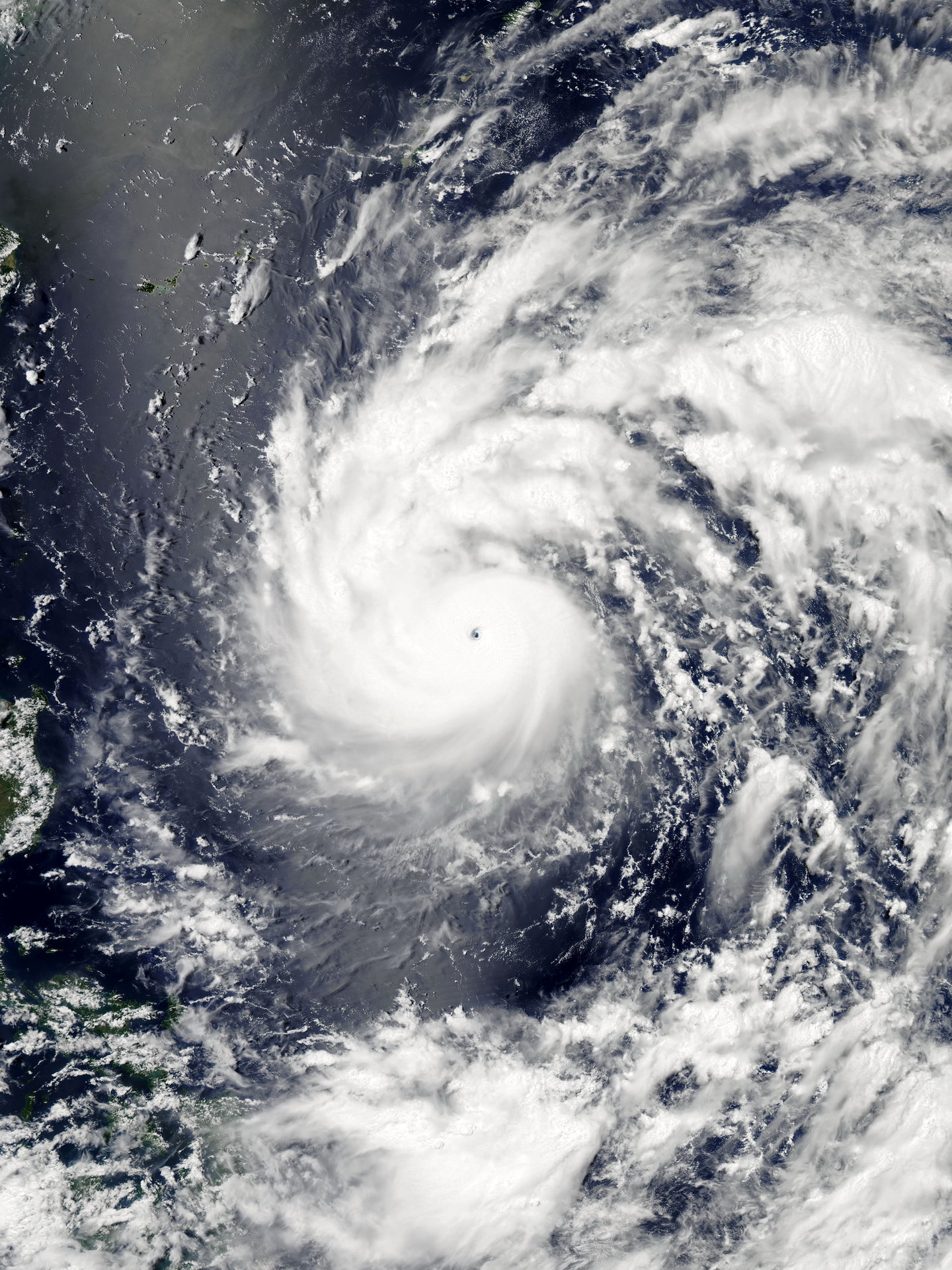 超強颱風尼伯特 衛星雲圖（7月6日20:50攝）