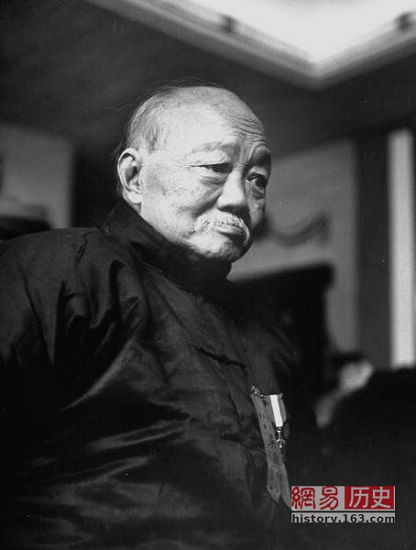 1946年制憲國民大會任制憲代表主席的吳敬恆