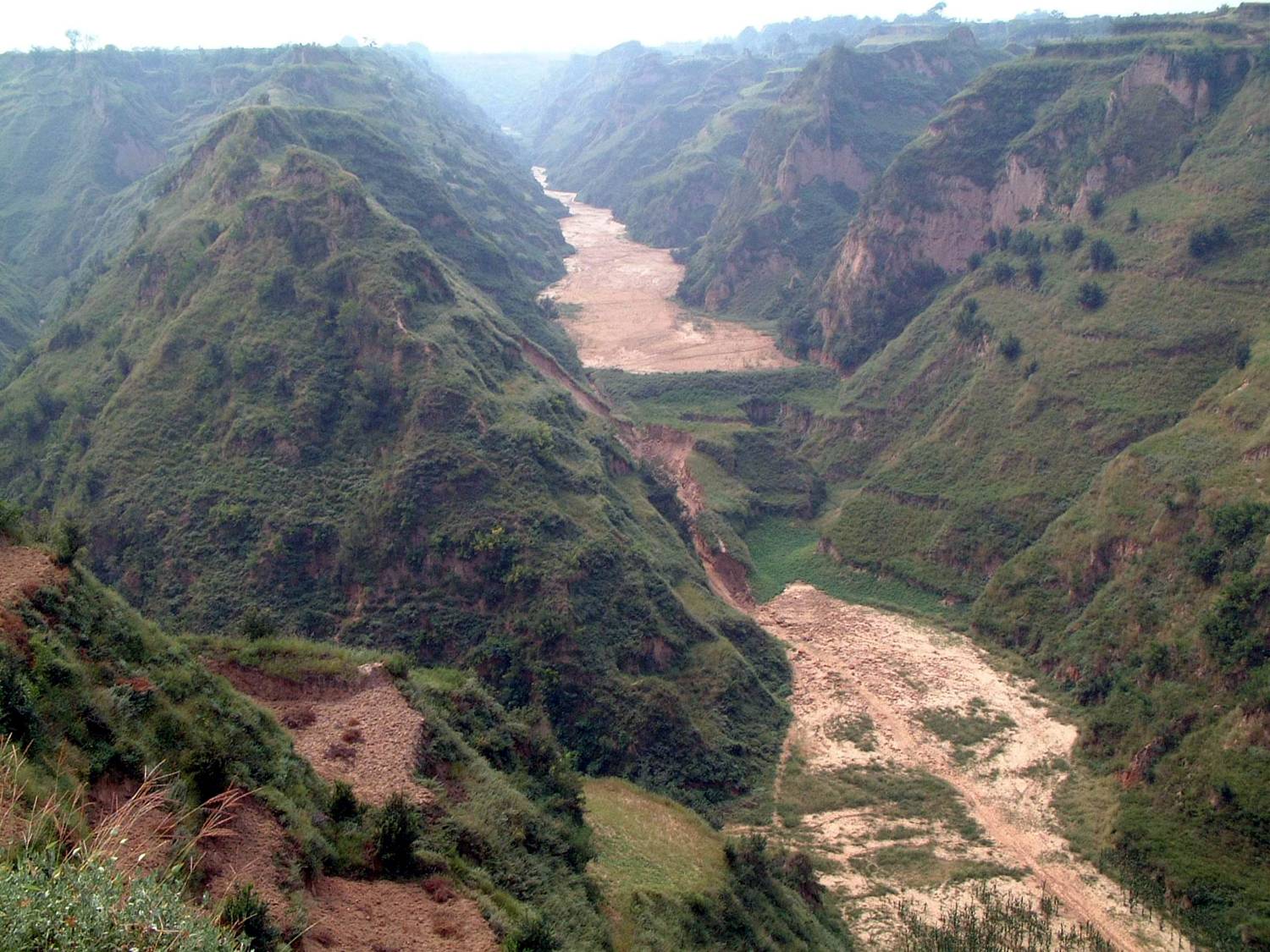截至2001年,黄土高原地区水土流失的面积34万平方公里,其中土壤侵蚀