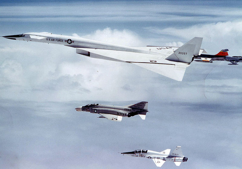 XB-70轟炸機(XB-70戰神侍婢式轟炸機)