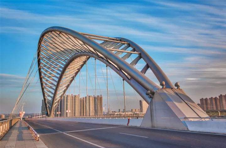 瀛洲大橋建築創意取材於洛陽八景之一的“天津曉月”