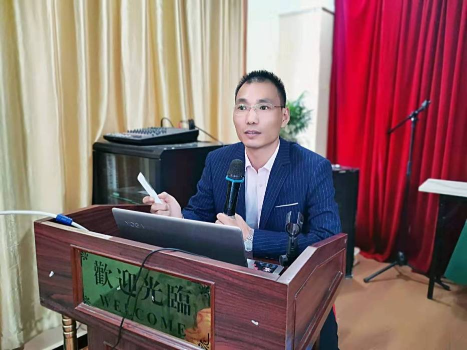 陳前進(河南安保消防培訓學校校長,國家一級註冊消防工程師,一級註冊建造師,一級註冊造價工程師) 陳前進(河南安保消防培訓學校校長,國家一級註冊消防工程師,一級註冊建造師,一級註冊造價工程師)