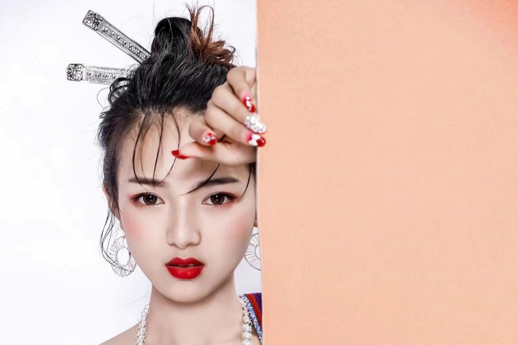 姜翠玉(中國內地女歌手、演員) 姜翠玉(中國內地女歌手、演員)