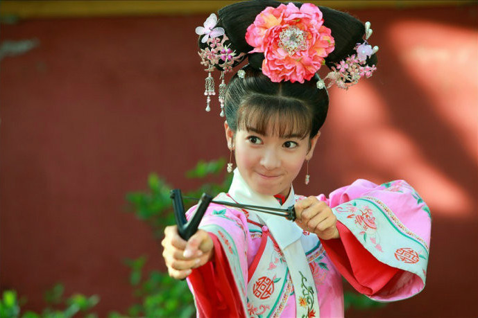 蕭雲(2011年上映的古裝電視劇《新還珠格格》中的女性角色) 蕭雲(2011年上映的古裝電視劇《新還珠格格》中的女性角色)