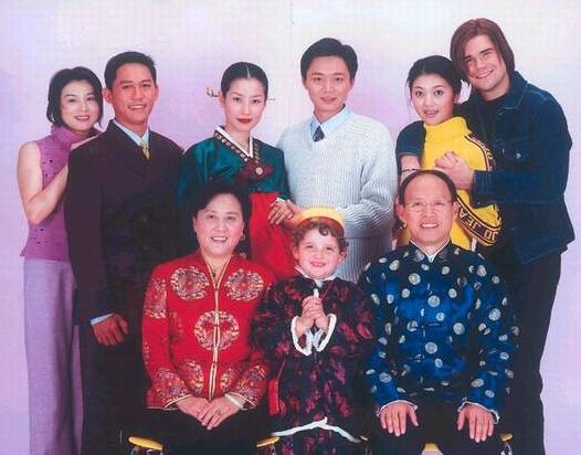 鐘桂花(2002年都市家庭感情劇《摩登家庭》重要角色) 鐘桂花(2002年都市家庭感情劇《摩登家庭》重要角色)