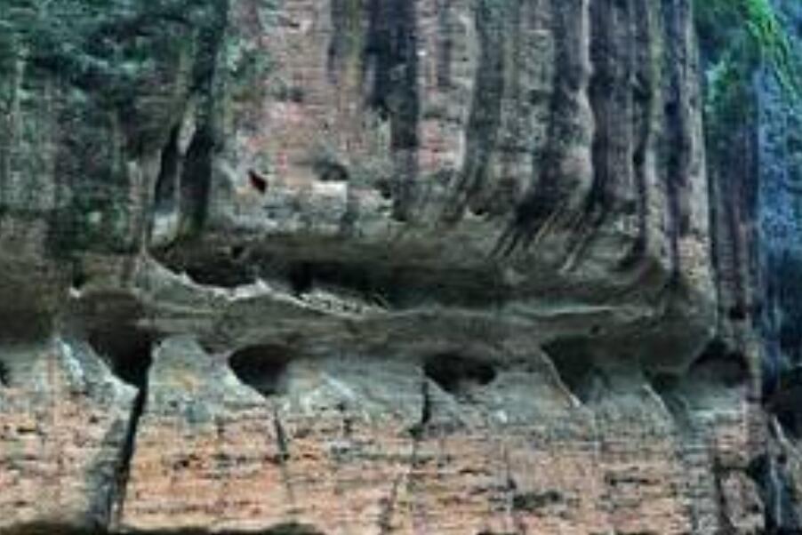 仙水岩懸棺遺址（3000年前）