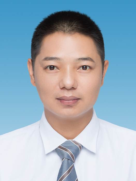 曾海龍(江西省瑞金市城市社區黨工委委員、紀工委書記)