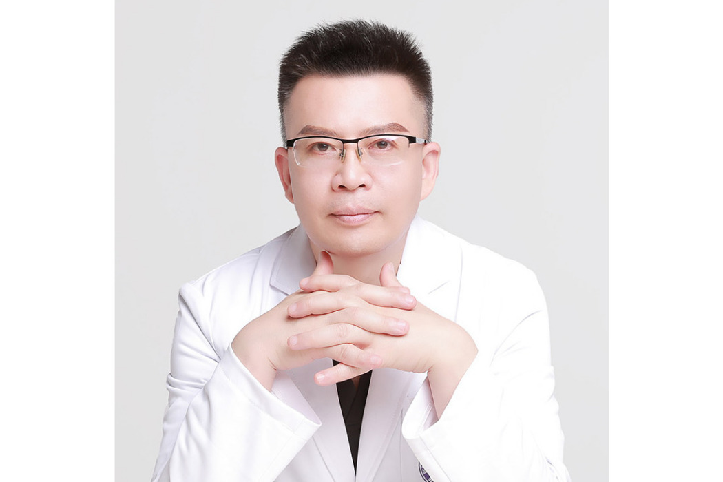 李愛兵(恩施美年華整形外科醫院美容皮膚科專業副主任醫師) 李愛兵(恩施美年華整形外科醫院美容皮膚科專業副主任醫師)