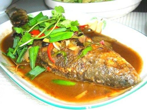 煎燜河魚 煎燜河魚