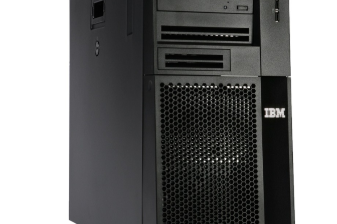 IBM System x3200 M3(732742C) IBM System x3200 M3(732742C)