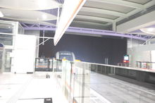 早6點08分，正式運營的S1線007號列車駛入車站。