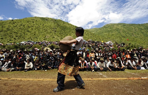 2008年7月娘蒲鄉文化藝術節之抱石頭比賽