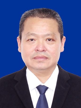 李成(重慶市榮昌區規劃和自然資源局黨組成員、副局長、三級調研員) 李成(重慶市榮昌區規劃和自然資源局黨組成員、副局長、三級調研員)