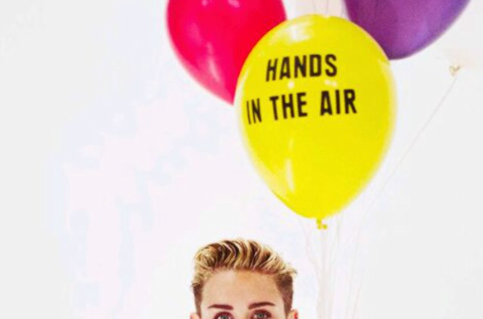 Hands In The Air(Miley Cyrus演唱歌曲)