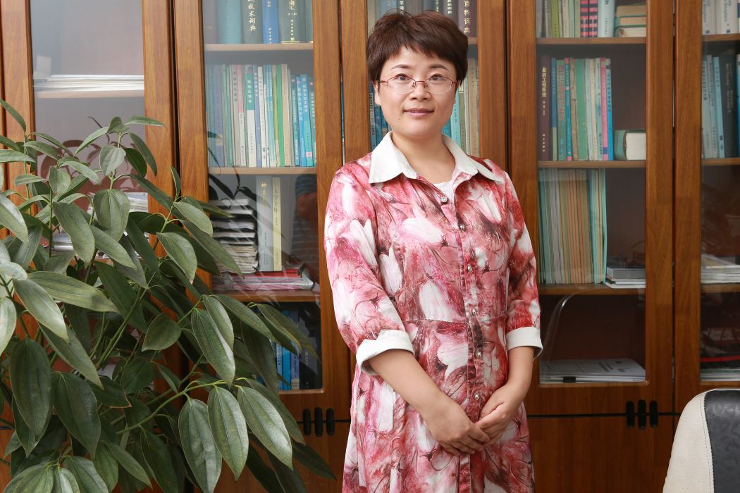 孔凡英(山東農業大學生命科學學院副教授) 孔凡英(山東農業大學生命科學學院副教授)