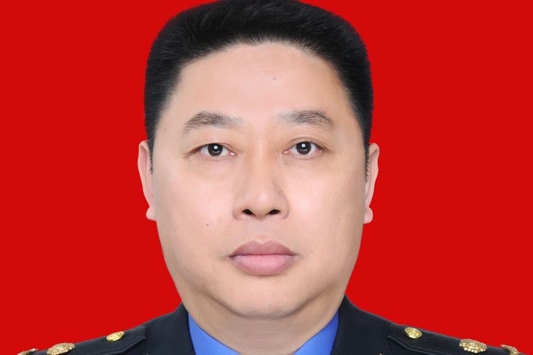 蔣波(安徽省黃山市屯溪區政府黨組成員、副區長、屯溪區城市管理行政執法局黨組書記、局長) 蔣波(安徽省黃山市屯溪區政府黨組成員、副區長、屯溪區城市管理行政執法局黨組書記、局長)