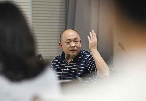 王曉強(鄭州外國語學校校長) 王曉強(鄭州外國語學校校長)