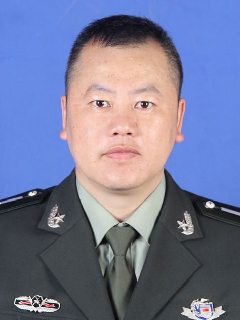 張家偉(龍泉市小梅鎮黨委委員、人武部長) 張家偉(龍泉市小梅鎮黨委委員、人武部長)