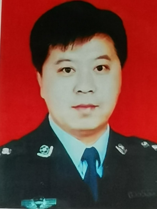 李喜順(山西省晉中市靈石縣公安局黨委委員、交警大隊大隊長) 李喜順(山西省晉中市靈石縣公安局黨委委員、交警大隊大隊長)