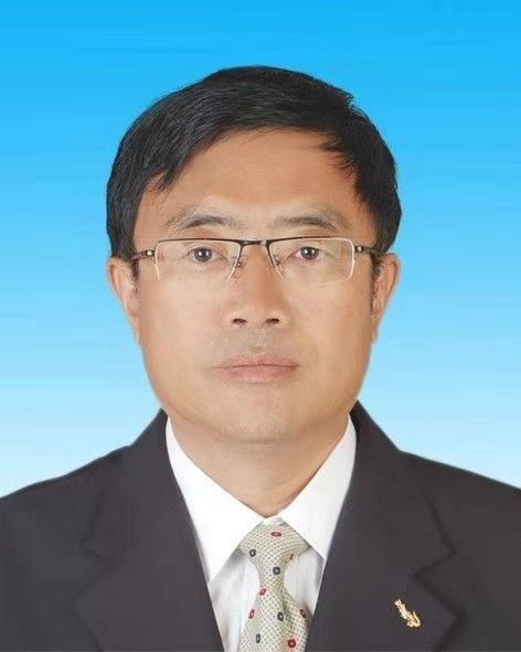 劉志宏(內蒙古赤峰市教育局黨組成員、副局長) 劉志宏(內蒙古赤峰市教育局黨組成員、副局長)