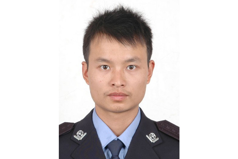 周雷(湖南省長沙市公安局交警支隊芙蓉大隊七中隊原民警) 周雷(湖南省長沙市公安局交警支隊芙蓉大隊七中隊原民警)