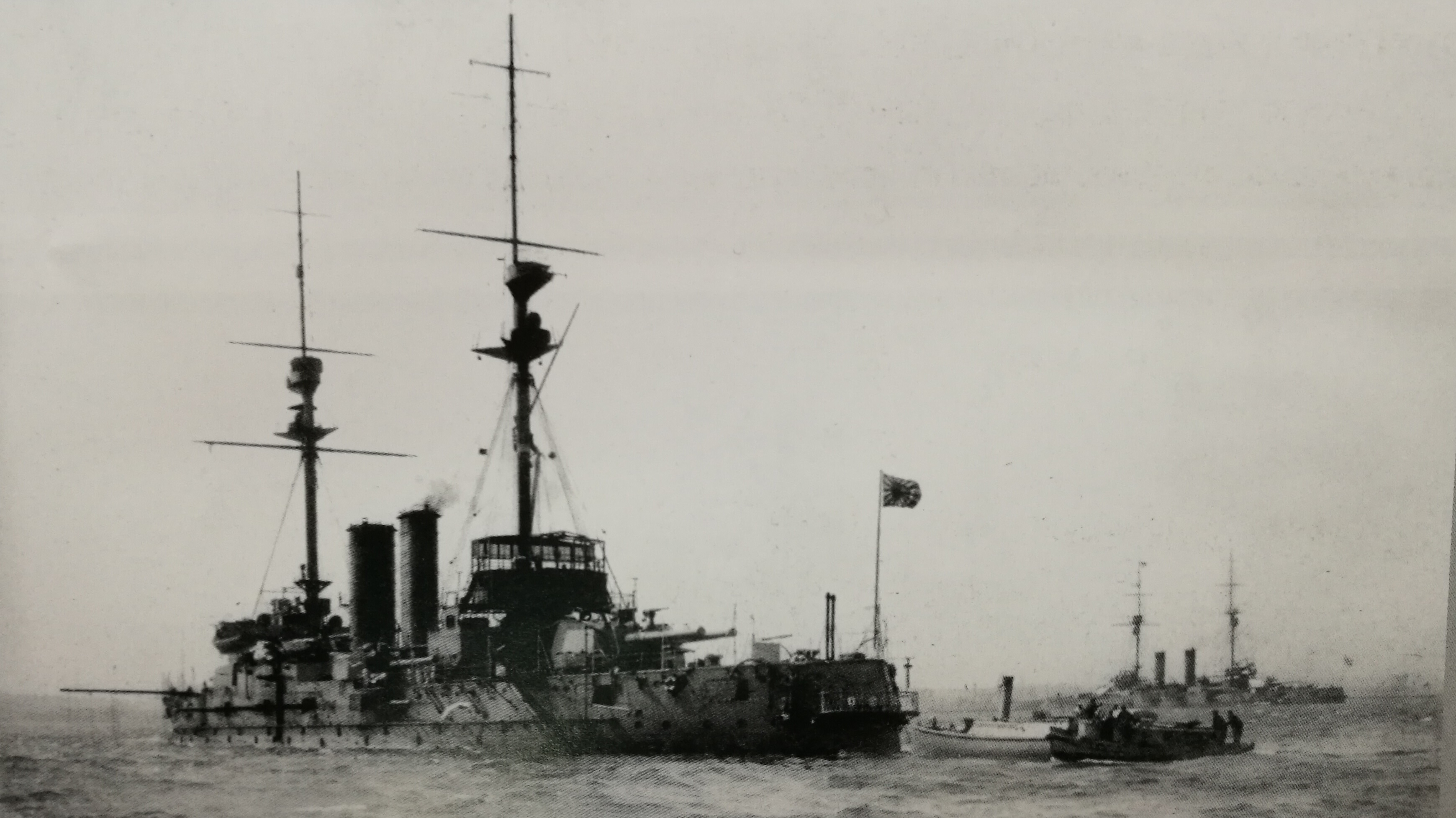 1921年3月3日，作為皇太子御召艦的香取（左）和鹿島（右）