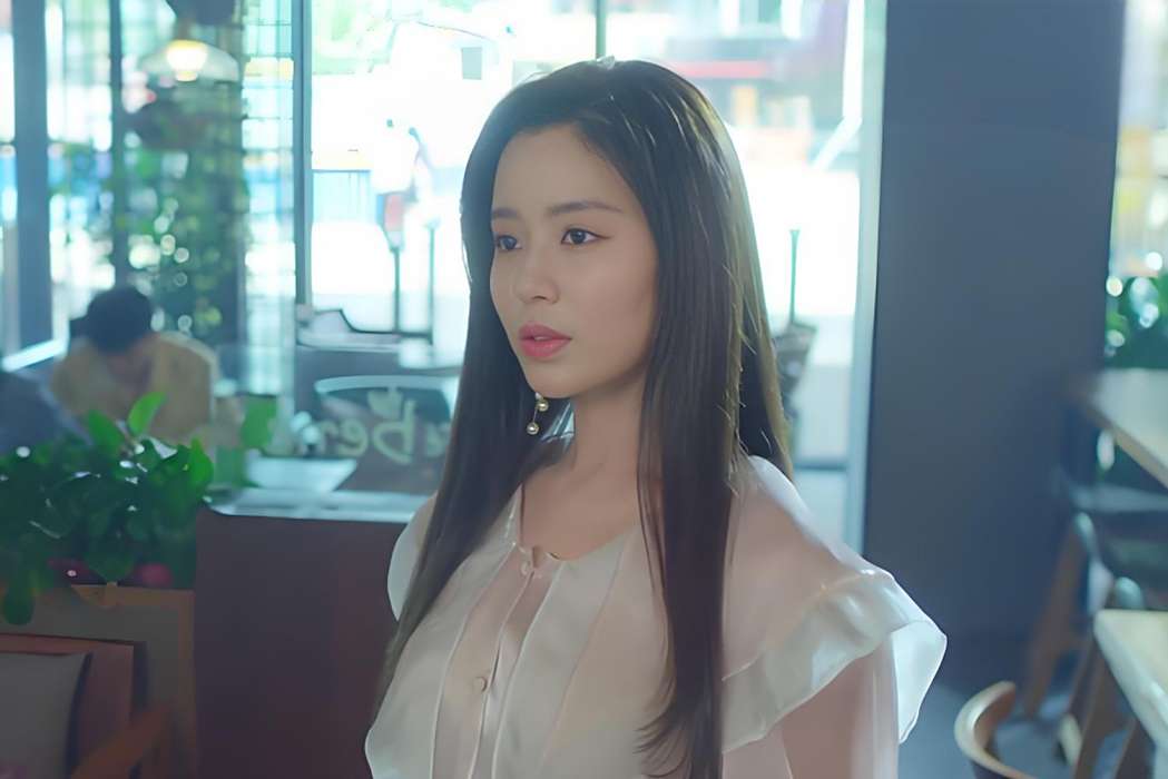 江夏(電視劇《世界上另一個你》中的女配角) 江夏(電視劇《世界上另一個你》中的女配角)