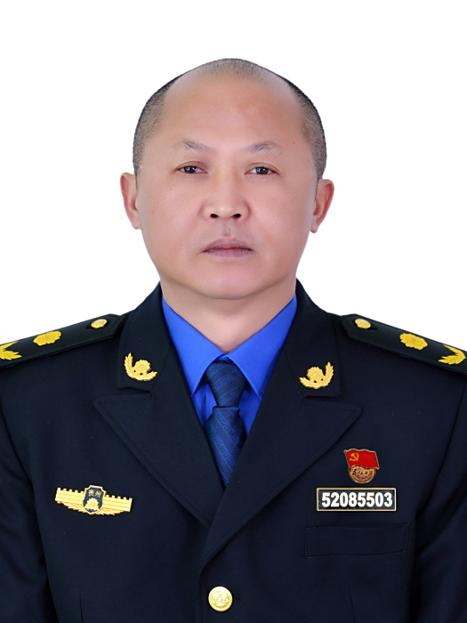 李世友(荔波縣綜合行政執法局黨組成員、副局長) 李世友(荔波縣綜合行政執法局黨組成員、副局長)