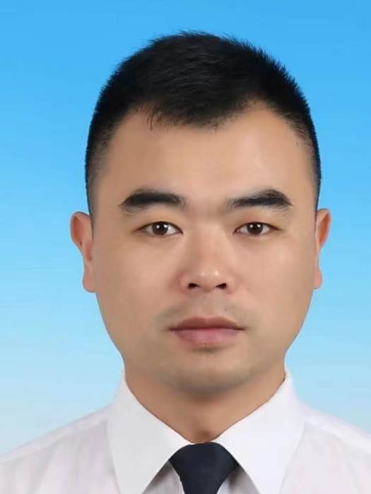 陳孝德(浙江省台州市仙居縣政府辦公室黨組成員、副主任)