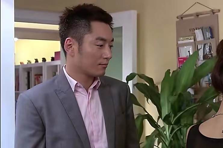 管桐(當代都市劇《紙婚》的男主角) 管桐(當代都市劇《紙婚》的男主角)