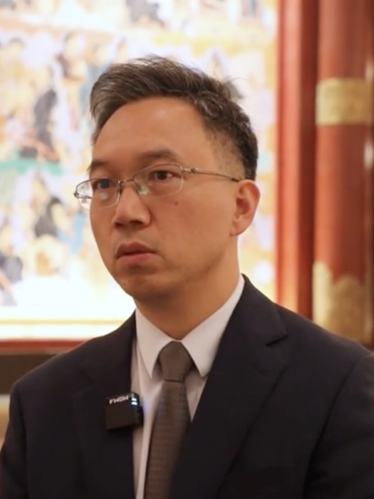 楊新華(民族畫報社黨委副書記、總編輯) 楊新華(民族畫報社黨委副書記、總編輯)