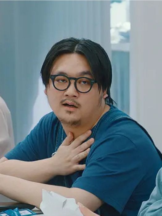李汶凡 李汶凡