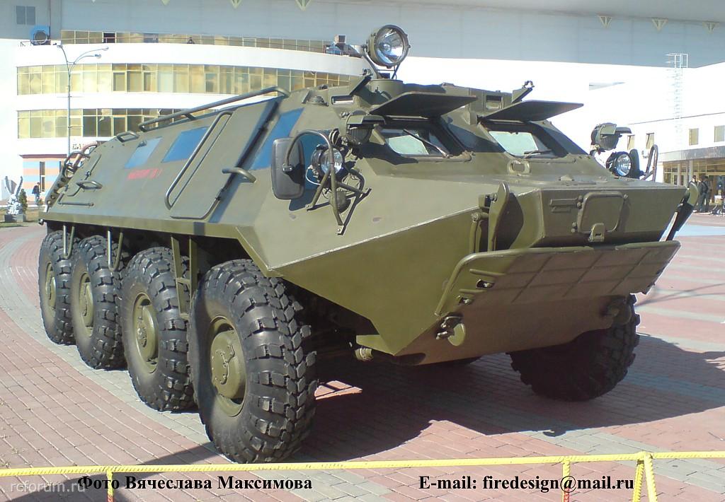 BTR-60輪式裝甲輸送車