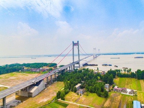 馬鞍山長江大橋位於長江中下游的安徽省東部