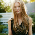 米婭·華希科沃斯卡(Mia Wasikowska) 米婭·華希科沃斯卡(Mia Wasikowska)