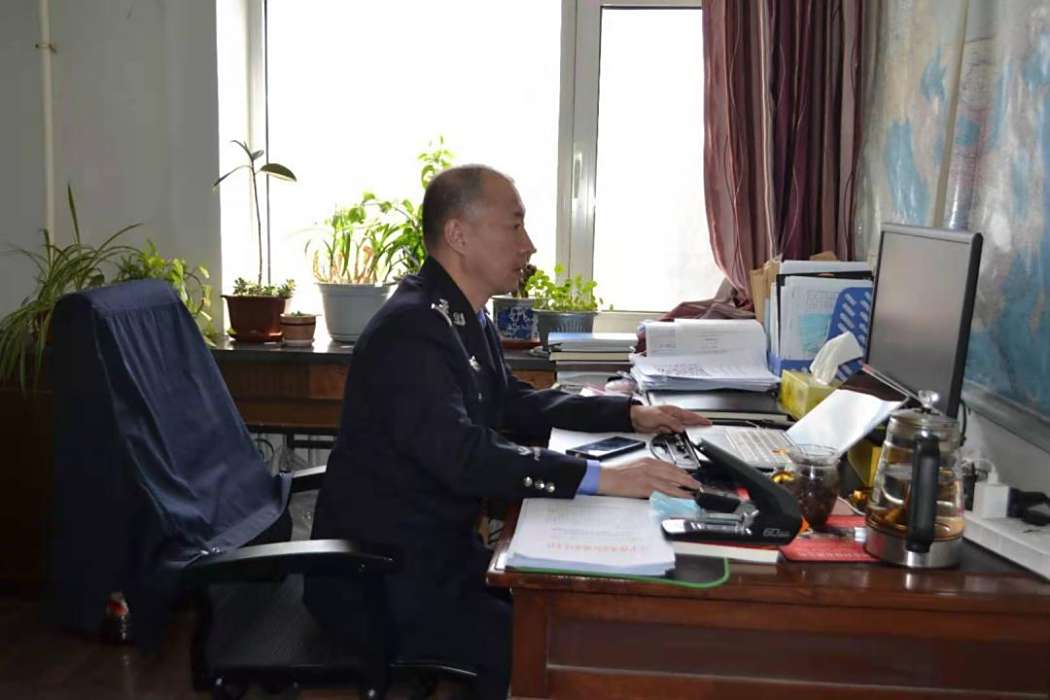 鮑峰(撫順市強制隔離戒毒所三級警長) 鮑峰(撫順市強制隔離戒毒所三級警長)