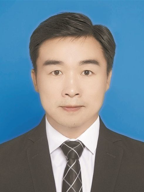 楊成(常德市扶貧開發辦公室四級調研員) 楊成(常德市扶貧開發辦公室四級調研員)