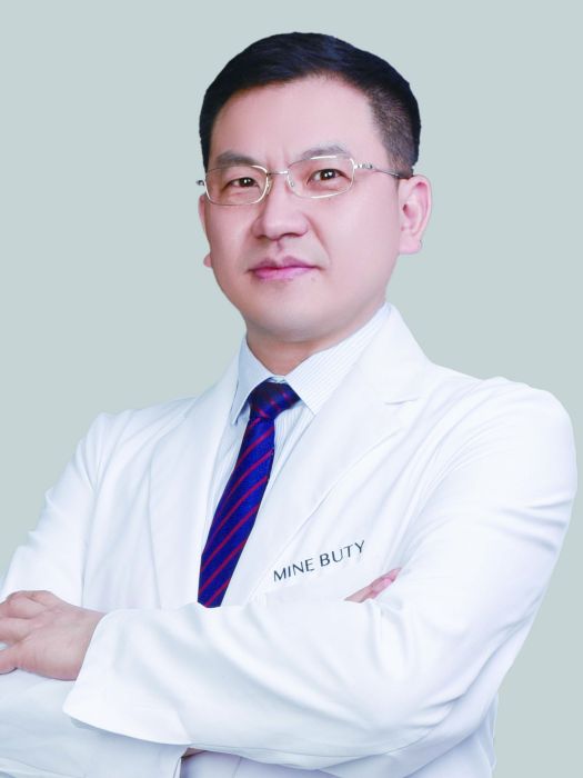 譚旭(皮膚美容醫生) 譚旭(皮膚美容醫生)