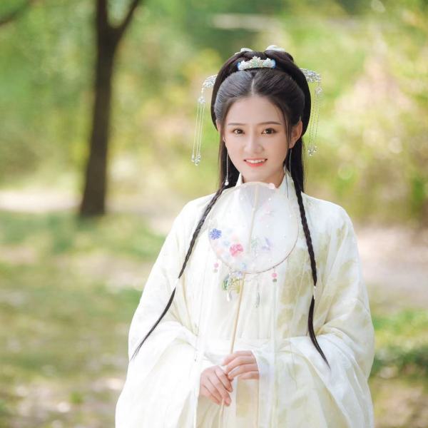 李明珠 李明珠