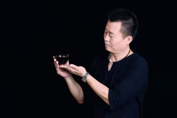 張建忠(茶洋窯製作技藝代表性傳承人) 張建忠(茶洋窯製作技藝代表性傳承人)