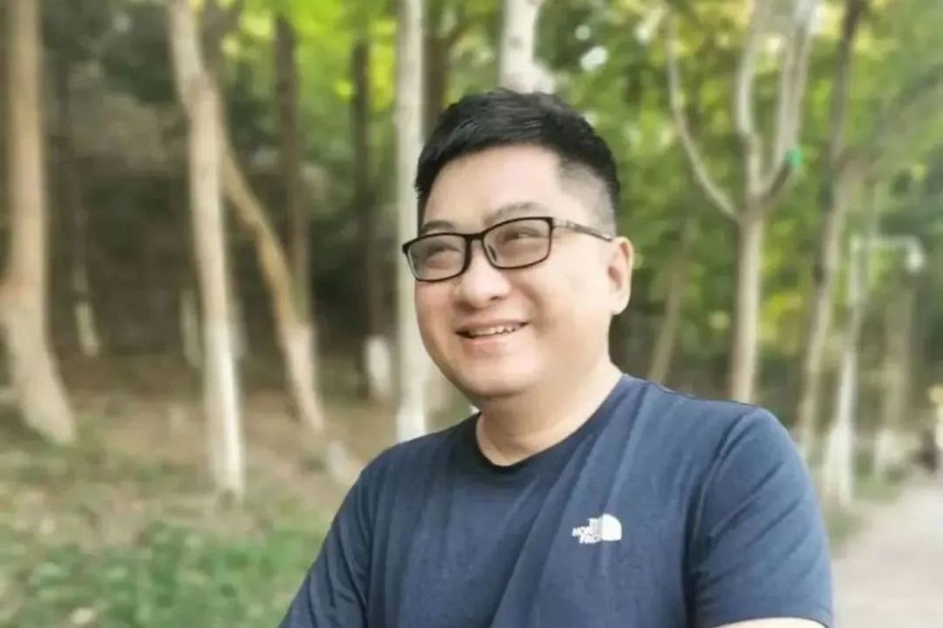 陳澄(湖南省岳陽市平江縣文聯秘書長,中國作家協會會員) 陳澄(湖南省岳陽市平江縣文聯秘書長,中國作家協會會員)