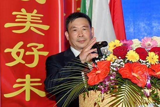 黃國權(米蘭華僑華人工商會理事會會長)