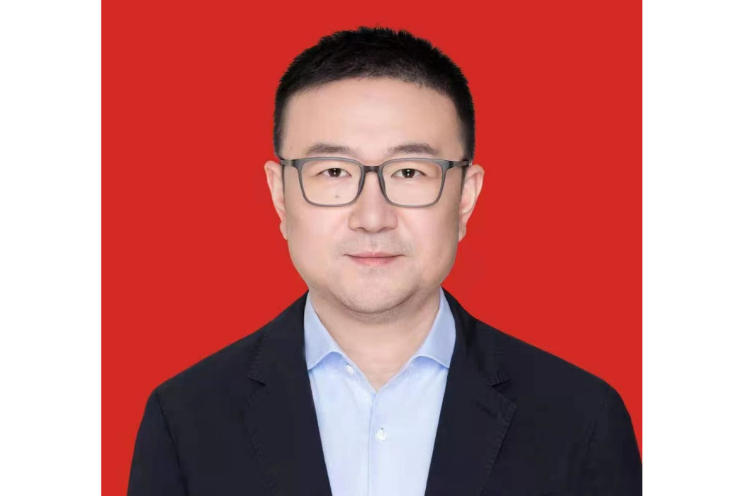 朱晨(上海世界貿易商城有限公司執行董事、總經理) 朱晨(上海世界貿易商城有限公司執行董事、總經理)