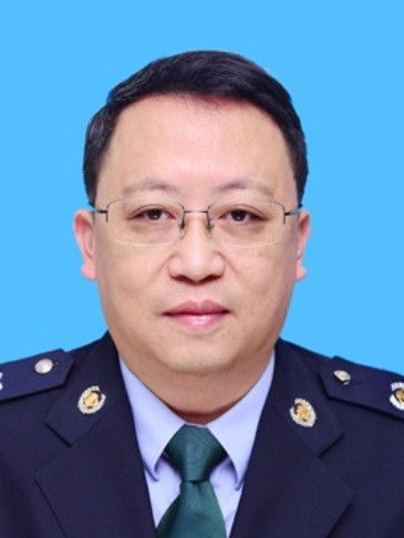 何志洪(國家稅務總局自貢市稅務局黨委委員、副局長) 何志洪(國家稅務總局自貢市稅務局黨委委員、副局長)