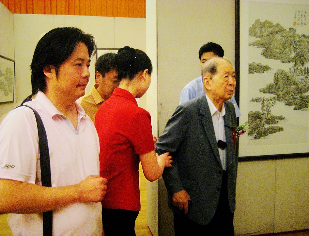 宏亮與全國政協副主席孫孚凌在全國政協禮堂