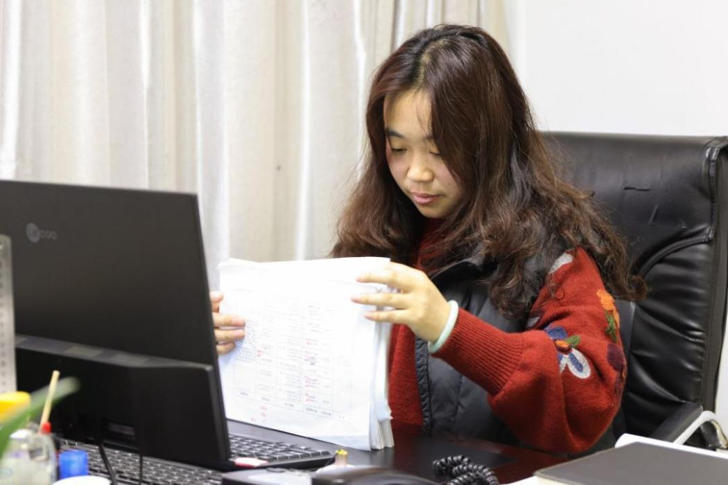 周嬌(貴州省清鎮市民政事務服務中心社會救助及社會福利科負責人) 周嬌(貴州省清鎮市民政事務服務中心社會救助及社會福利科負責人)