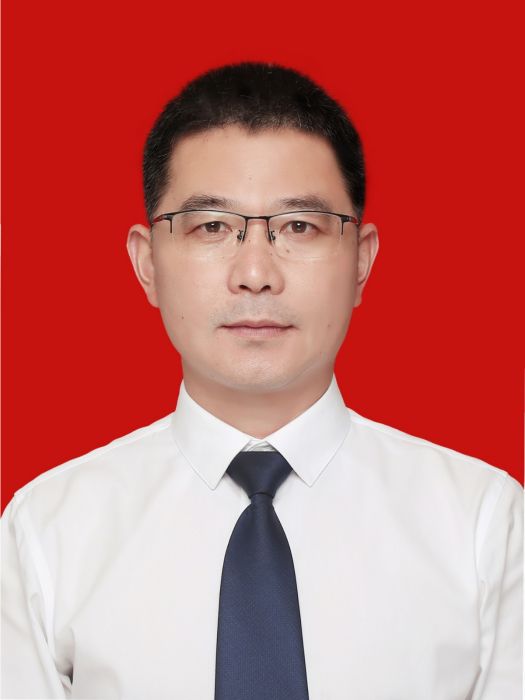 范群(浙江省瑞安市教育局黨委委員、副局長) 范群(浙江省瑞安市教育局黨委委員、副局長)