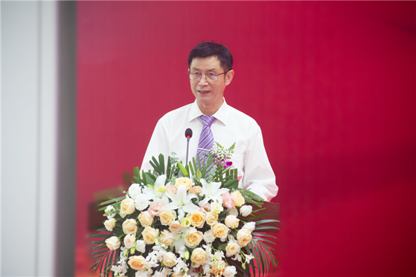 嚴肅(合肥財經職業學院名譽校長) 嚴肅(合肥財經職業學院名譽校長)