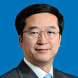 何操(原方興地產執行董事兼主席) 何操(原方興地產執行董事兼主席)
